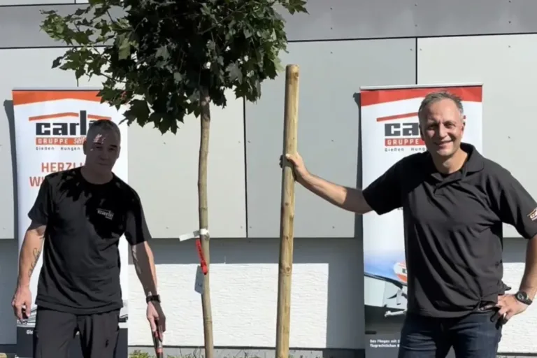 Wir haben einen Baum gepflanzt